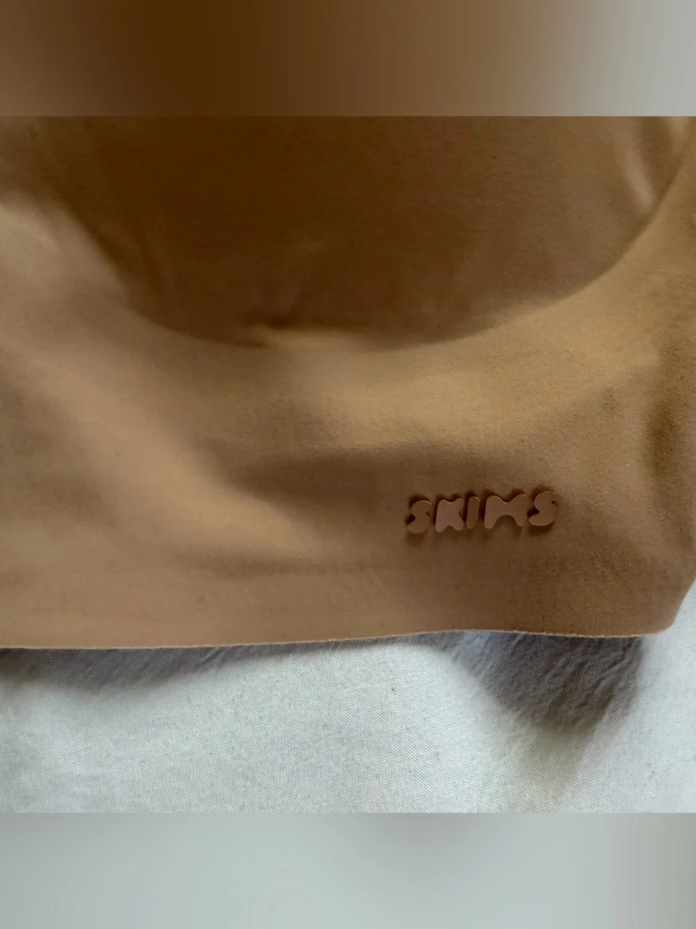 SKIMS Naked Scoop Longline Wireless Bra Clay Nude Buttery Soft Lounge Essential